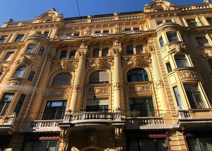 Secession Luxury Apartment